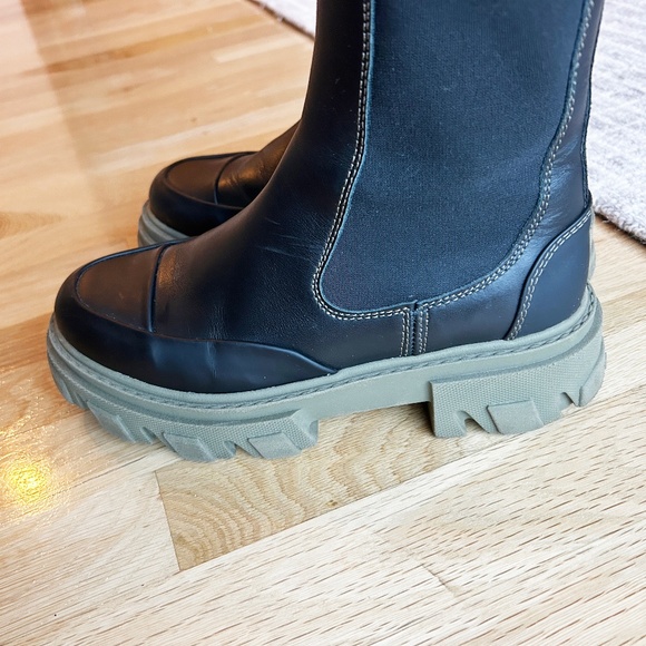 GANNI Black Leather Lug-Sole Mid Chelsea Boot Green sole 38 7.5 - Picture 7 of 10